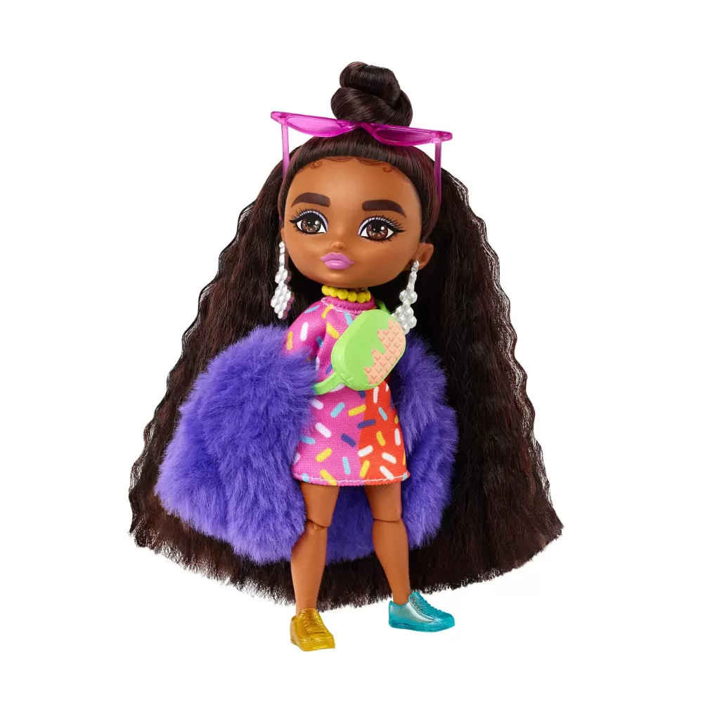Clearance -Extra Minis Mini Bambola Articolata Con Vestito Rosa E Rosso, Pelliccia Viola E Morbidi Capelli Ricci, Giocattolo Per Bambini 3+ Anni, Hgp63 Fashion Dolls