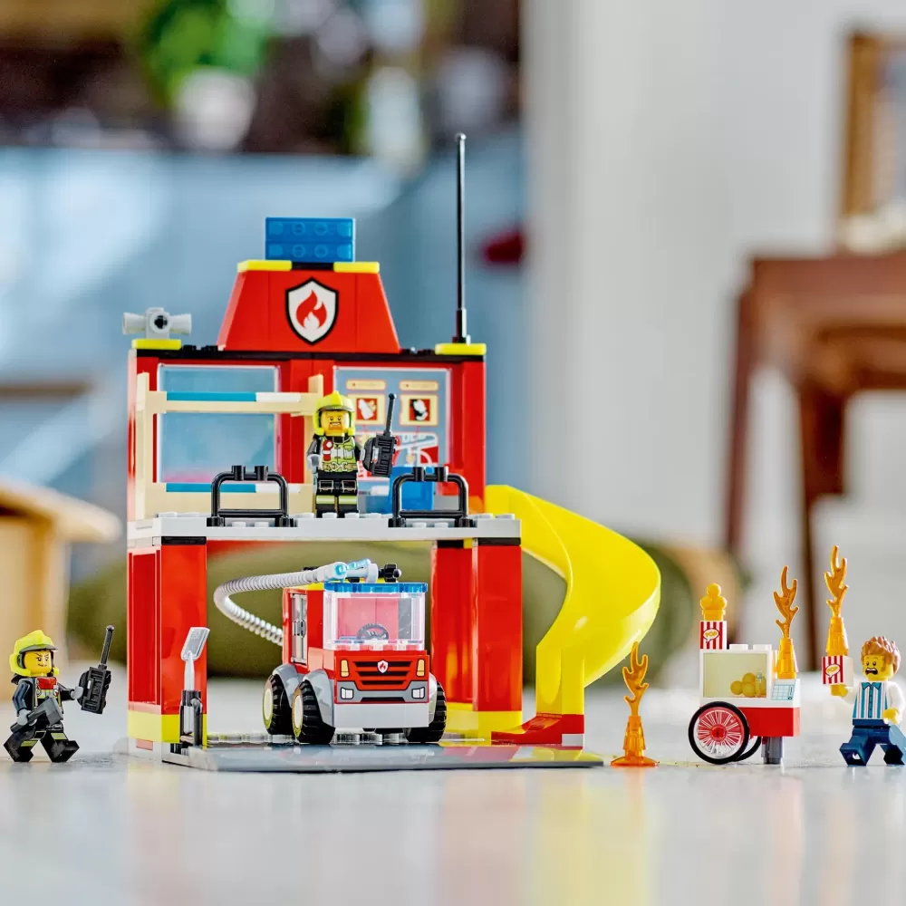 Cheap Fire 60375 Caserma Dei Pompieri E Autopompa, Camion Giocattolo Dei Vigili Del Fuoco, Giochi Per Bambini, Idee Regalo Mattoncini