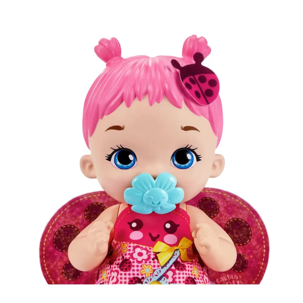 Discount Bambola Junior Coccinella Con Ali Soffici E Dolce Profumo Floreale, Con Un Pannolino Riutilizzabile, Biberon E Accessori, Giocattolo Per Bambini, 3+ Anni, Hmx27 Bambolotti