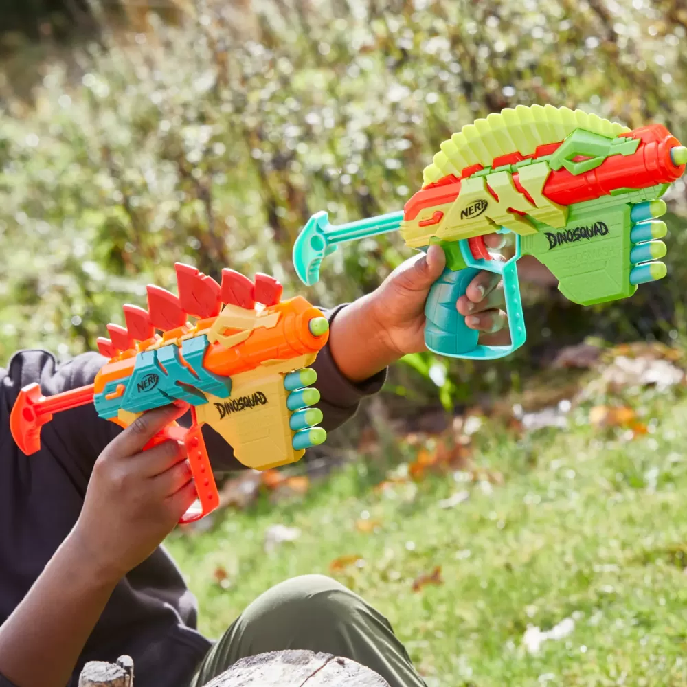 Outlet , Dinosquad Stego-Duo, 2 Blaster, 10 Dardi Elite 2.0, 2 Design A Forma Di Stegosauro, Blaster In Gommapiuma Per Giochi All'Aperto Di Bambini E Bambine Giochi Di Abilita E Sport