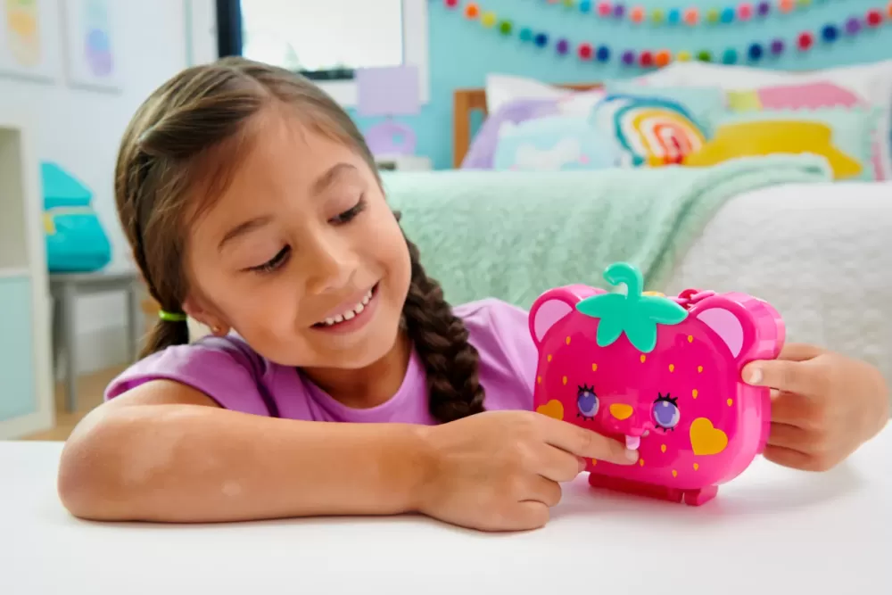 Cheap Cofanetto Orsetto Fragolino, Playset Da Viaggio Con Esterno Interattivo, 2 Micro Bambole E 12 Accessori Inclusi Mini Dolls